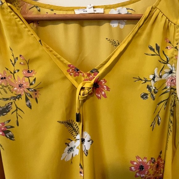 MAURICES | Women's Floral V-Neck Tank Top Yellow Size Small - Picture 3 of 7